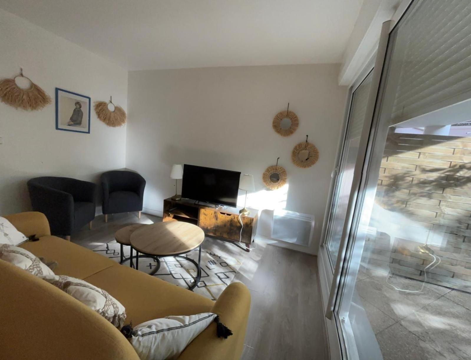 Appartement En Centre Ville Avec Cour Face Au Parc Pasteur Orleans Exterior photo